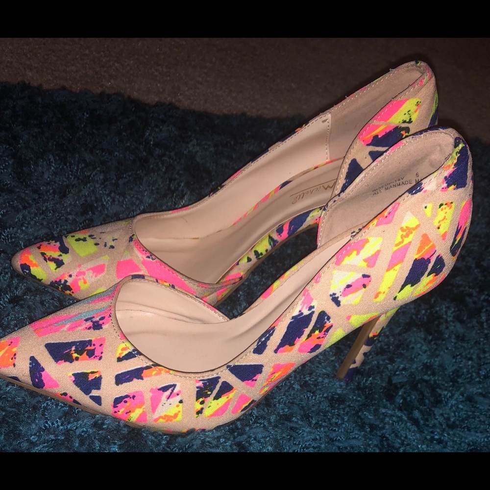 Anne Michelle Pumps - Picture 2 of 4